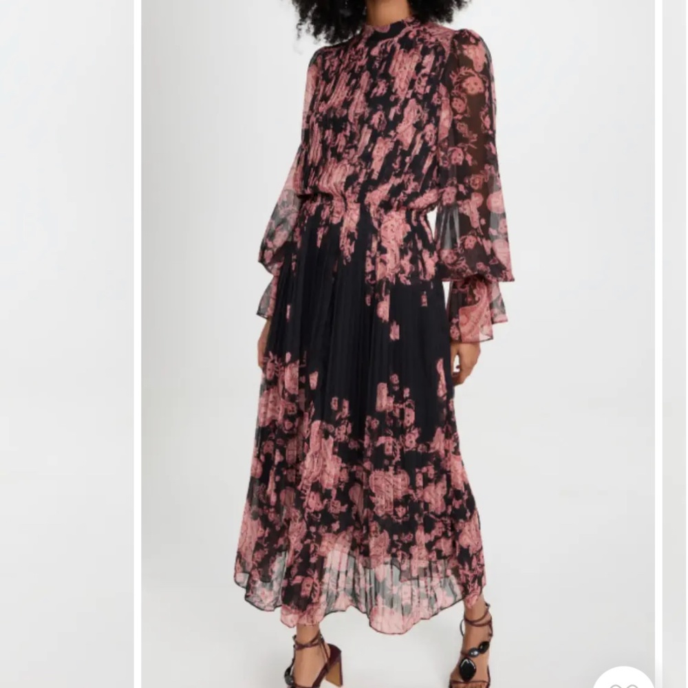 Gorgeous pleated long sleeve maxi dress - Picture 2 of 10